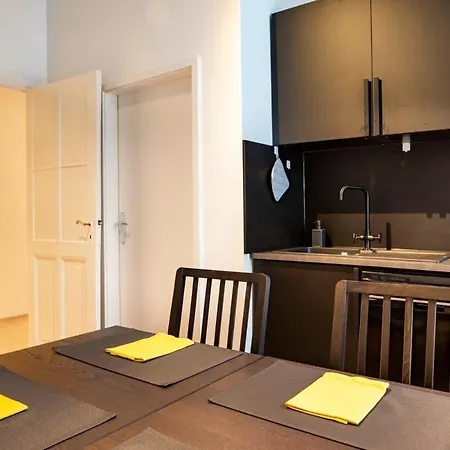 Spacious Family At Mauerpark Selfcheckin Lägenhet